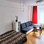 Parking Free One Room With Netflix In Shared Flat With A Woman In Next Room And Shared Bathroom And Kitchen No Invoice